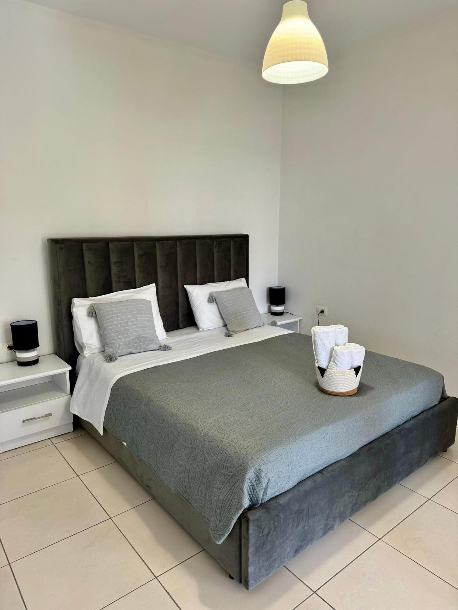 Belaire Luxury Apartment Саранде Екстериор снимка